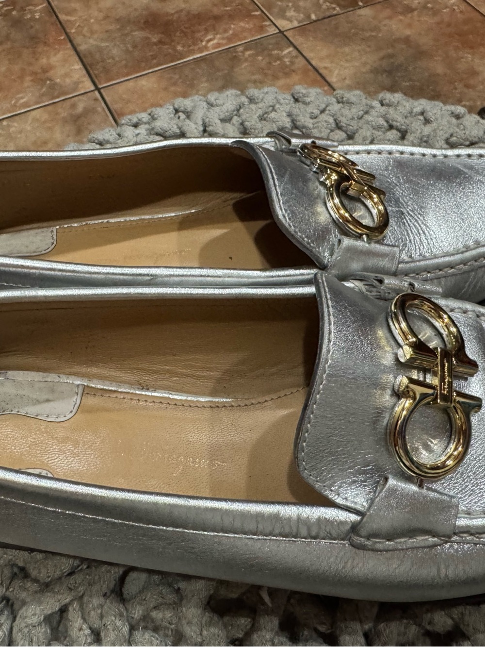 SALVATORE FERRAGAMO Silver Rolo Gancini Loafers 7.5D - Picture 9 of 9